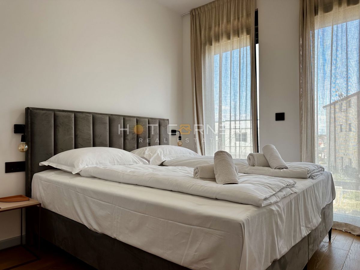 Luksuzna investicijska nepremičnina v medulinu, 3 hiše+čoln