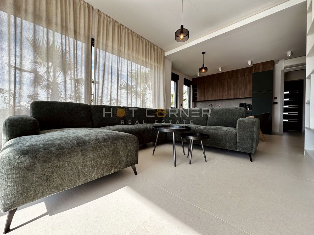 Luksuzna investicijska nepremičnina v medulinu, 3 hiše+čoln