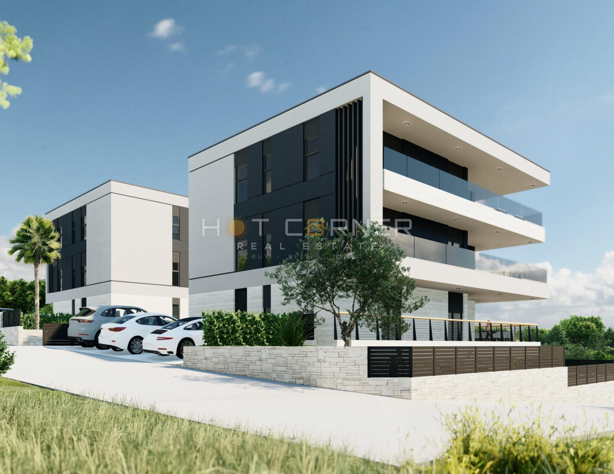 Pritlični luksuz z vrtom