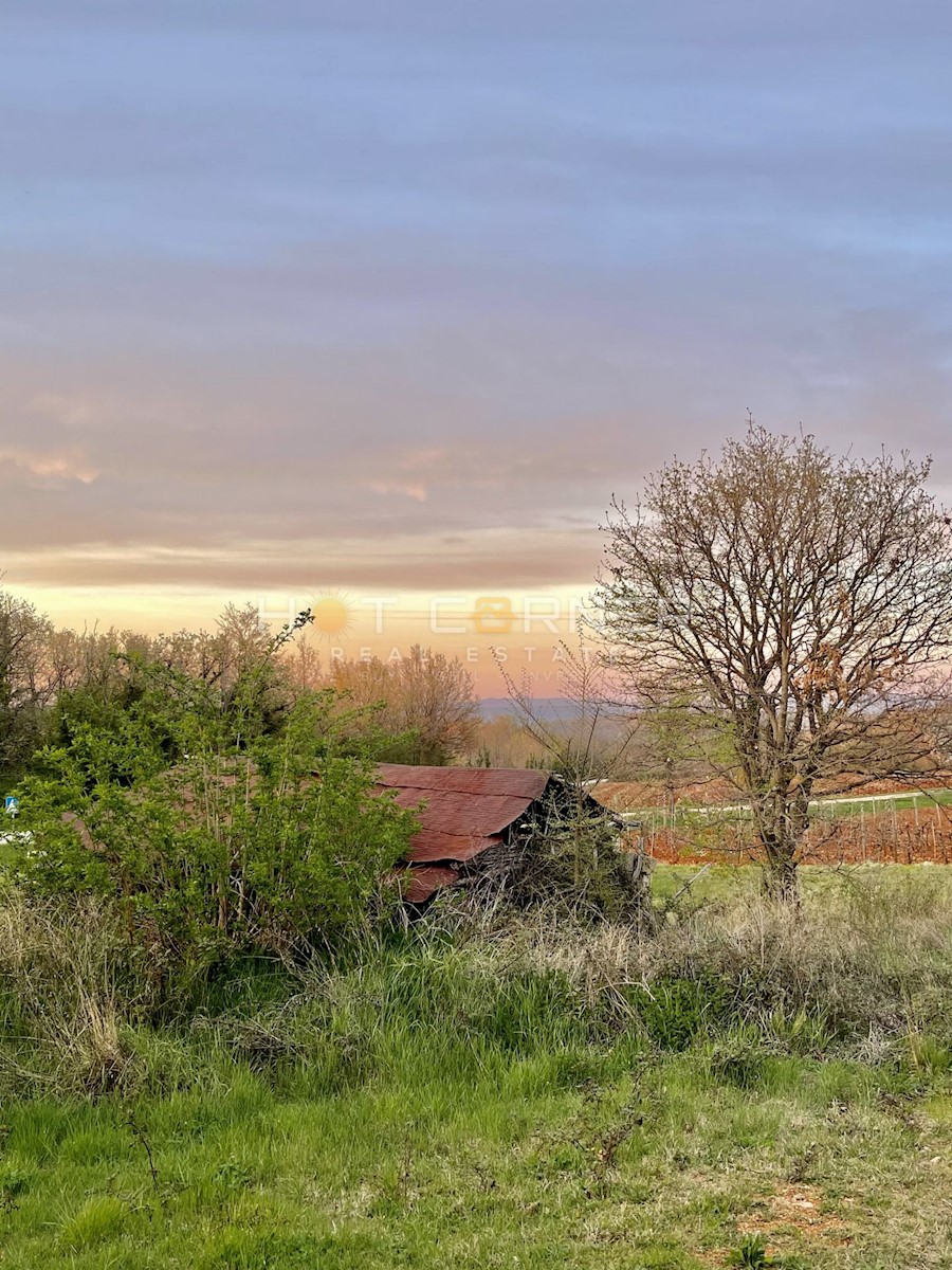 Zemljišče Lašići, Vižinada, 1.000m2