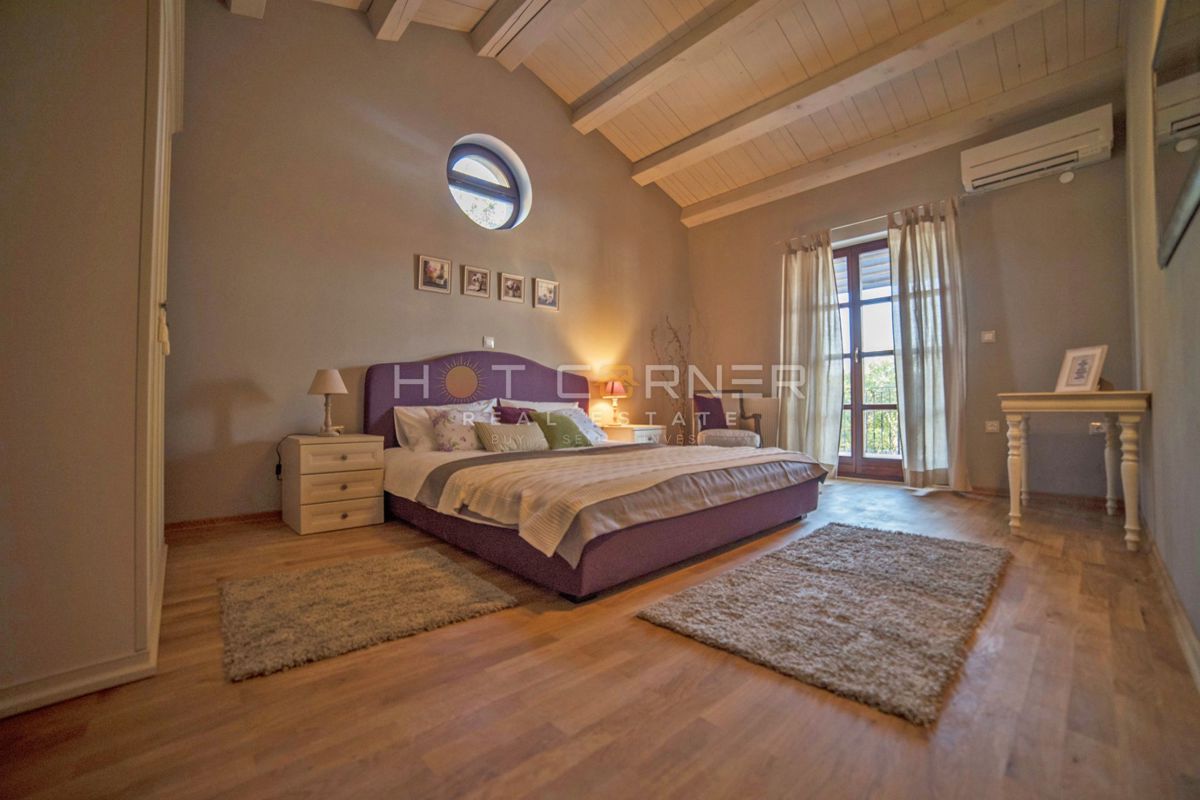 Romantična retro chic istrska vila z bazenom in vrtom 1900m2, 2 km od morja 