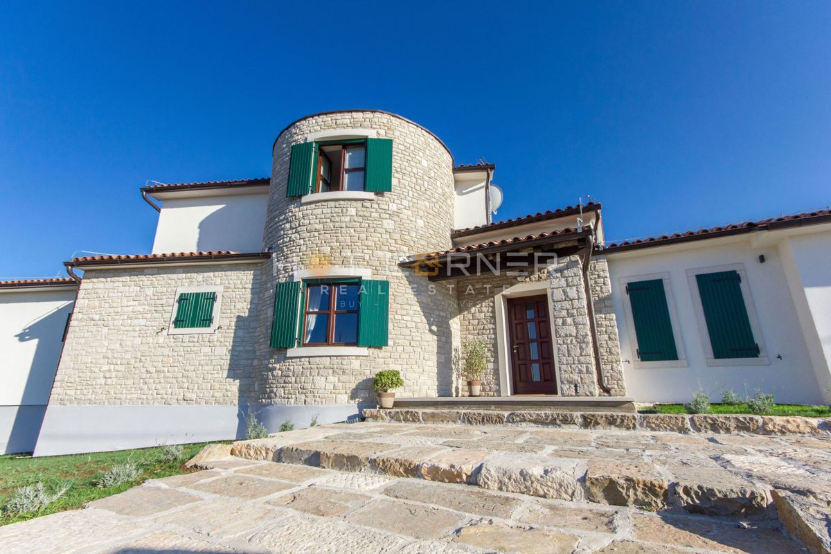 Romantična retro chic istrska vila z bazenom in vrtom 1900m2, 2 km od morja 
