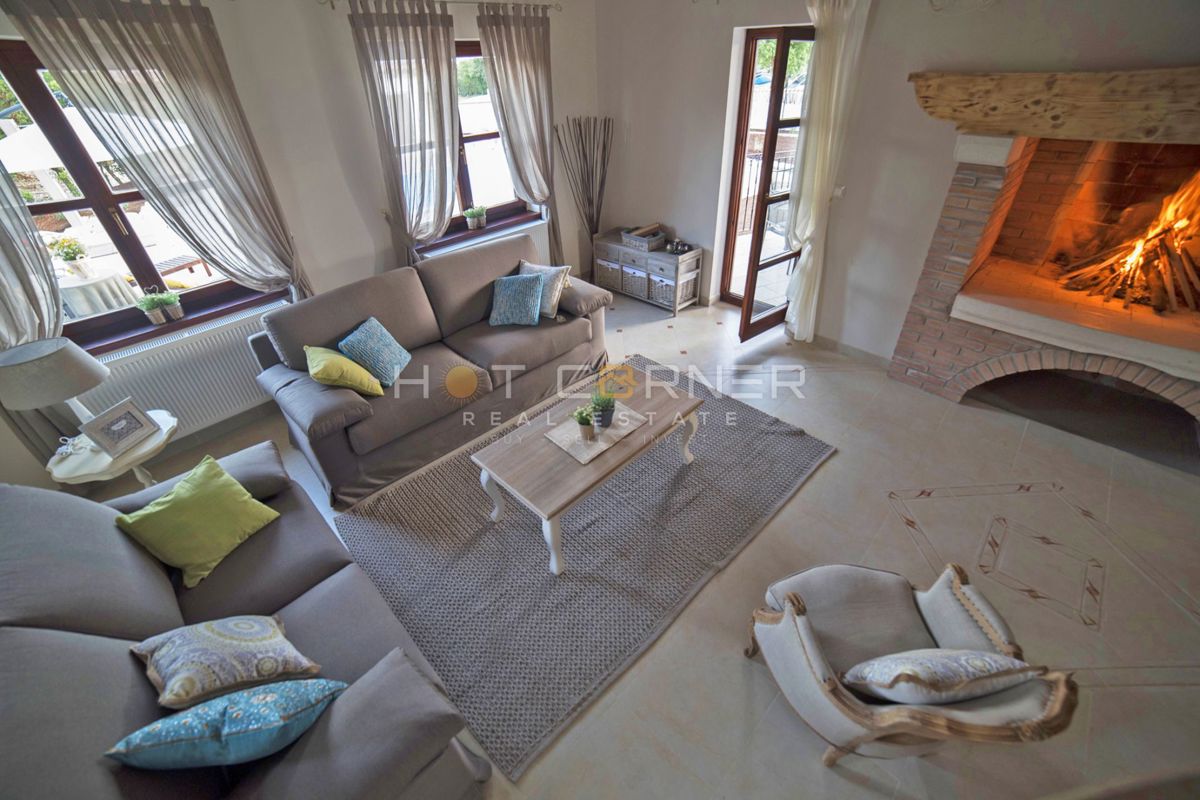 Romantična retro chic istrska vila z bazenom in vrtom 1900m2, 2 km od morja 