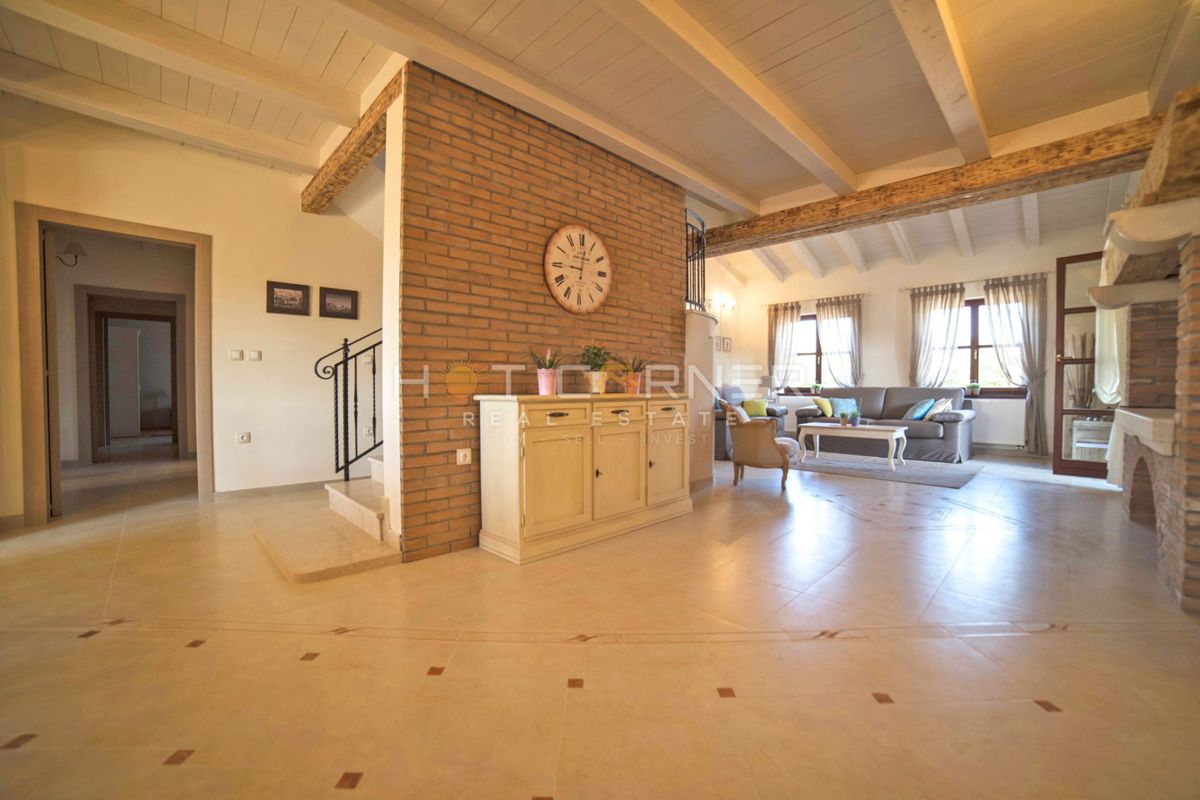 Romantična retro chic istrska vila z bazenom in vrtom 1900m2, 2 km od morja 