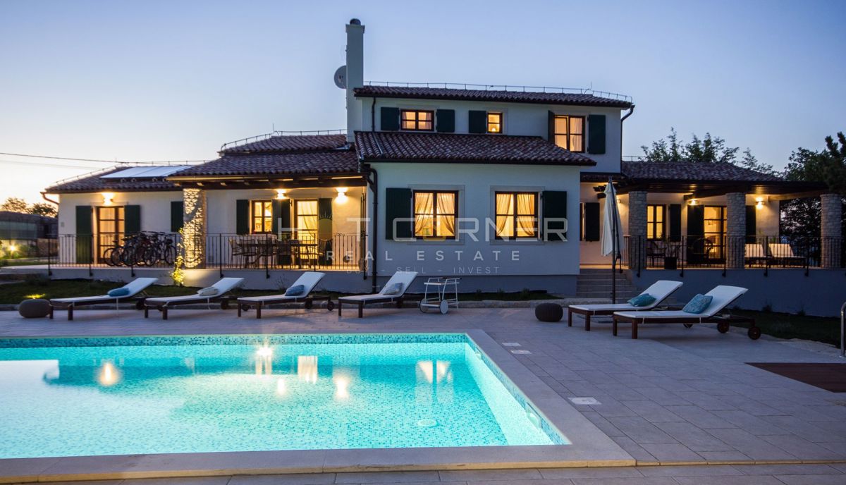 Romantična retro chic istrska vila z bazenom in vrtom 1900m2, 2 km od morja 