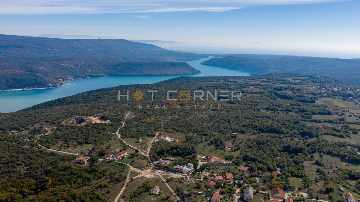 Romantična retro chic istrska vila z bazenom in vrtom 1900m2, 2 km od morja 