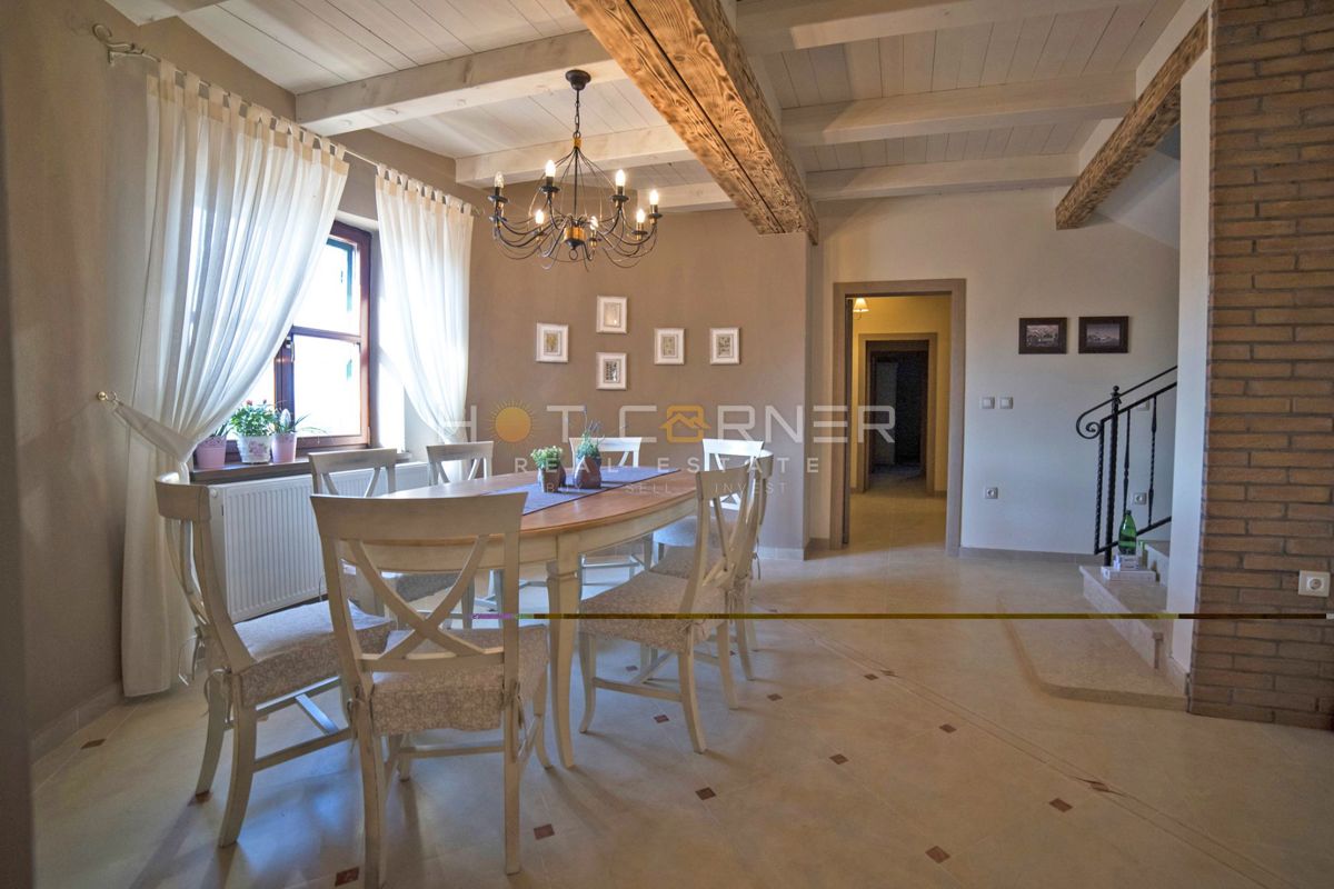 Romantična retro chic istrska vila z bazenom in vrtom 1900m2, 2 km od morja 