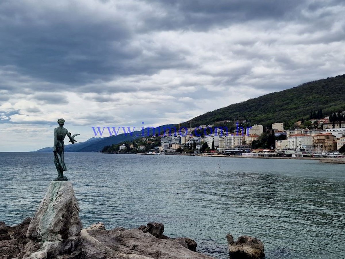 ATRAKTIVNO GRADBENIŠKO ZEMLJIŠČE V OPATIJI
