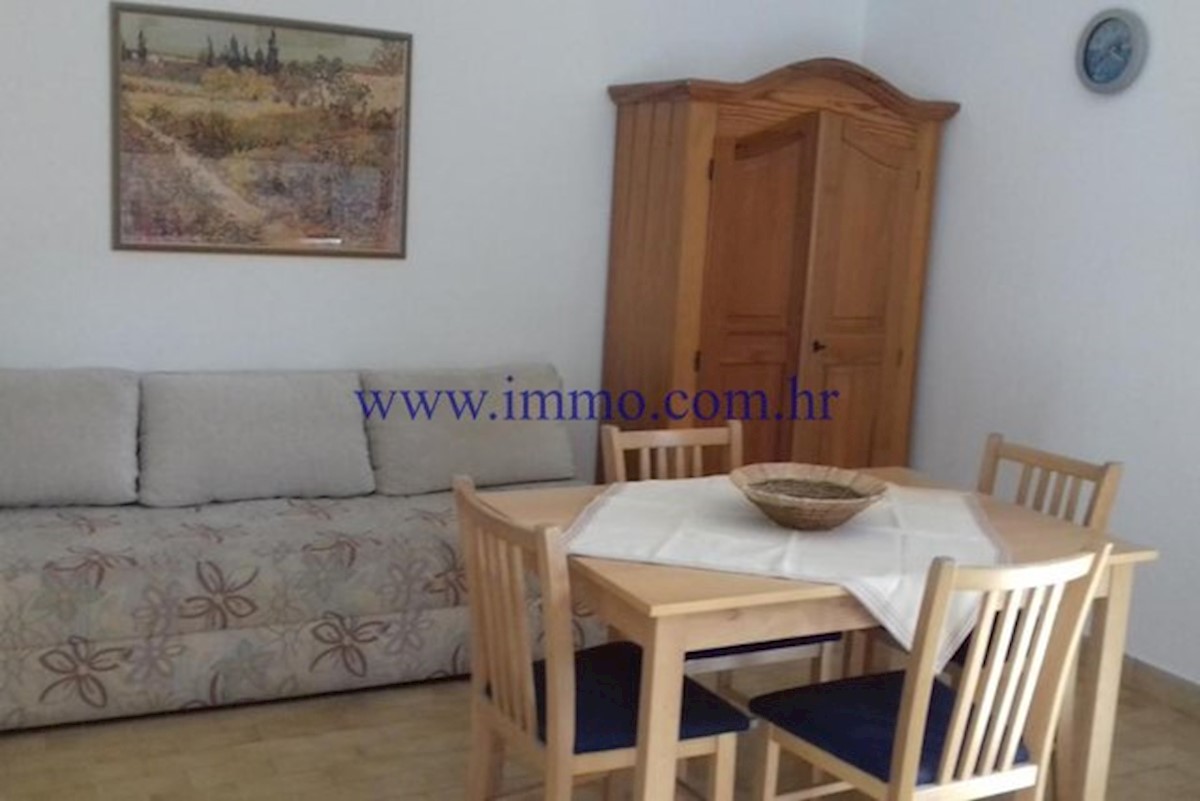 EKSKLUZIVNO! PROSTORNA APARTMAJSKA HIŠA NA OTOKU KORČULI