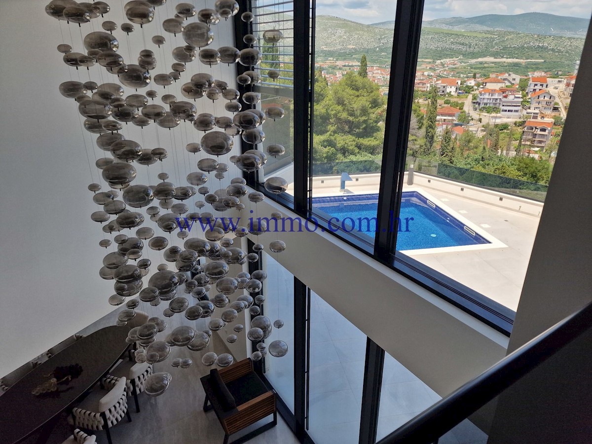 LUKSUZNA NOVA VILA Z BAZENOM NA OTOKU ČIOVO