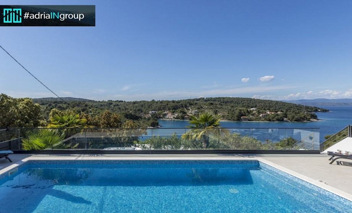 Vila Mediteran / otok Šolta / RAZGLED / 80m od plaže - PREBERITE OPIS