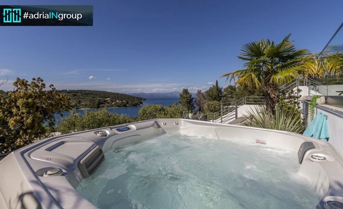 Vila Mediteran / otok Šolta / RAZGLED / 80m od plaže - PREBERITE OPIS
