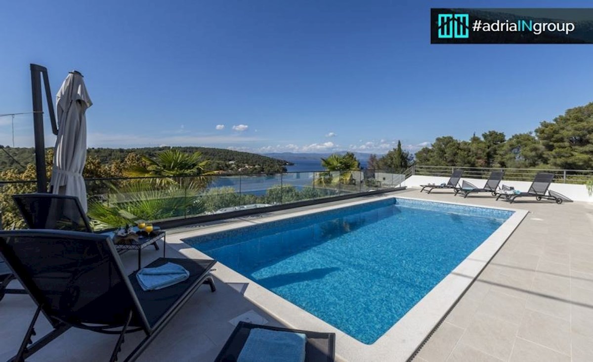 Vila Mediteran / otok Šolta / RAZGLED / 80m od plaže - PREBERITE OPIS