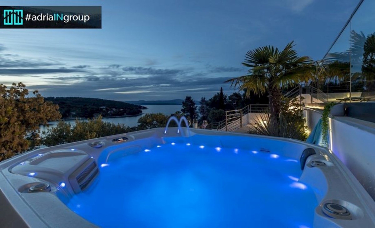 Vila Mediteran / otok Šolta / RAZGLED / 80m od plaže - PREBERITE OPIS