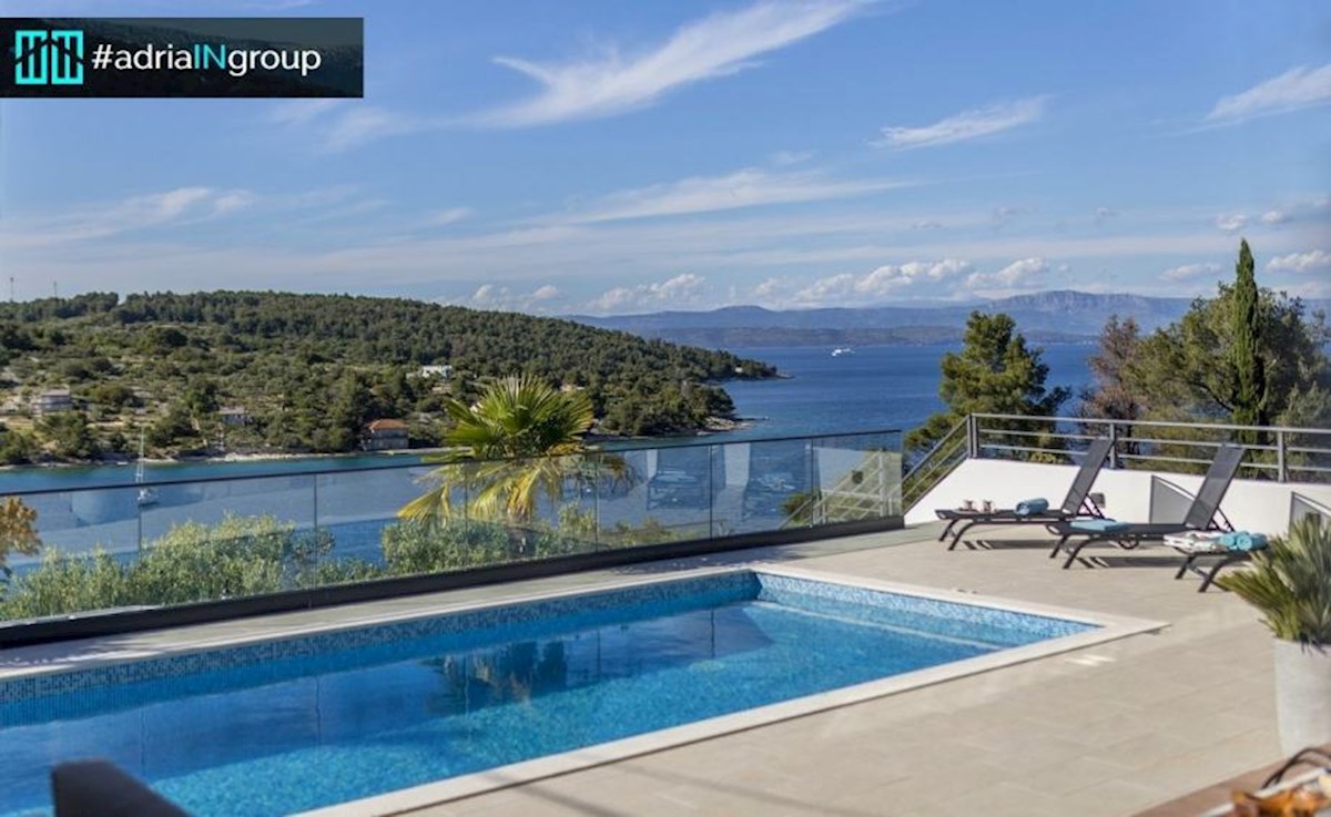 Vila Mediteran / otok Šolta / RAZGLED / 80m od plaže - PREBERITE OPIS