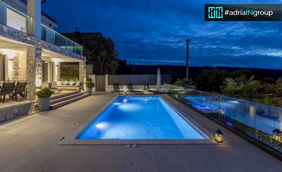 Vila Mediteran / otok Šolta / RAZGLED / 80m od plaže - PREBERITE OPIS