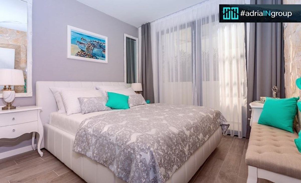 Vila Mediteran / otok Šolta / RAZGLED / 80m od plaže - PREBERITE OPIS