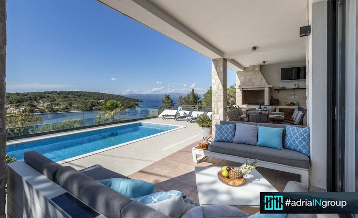Vila Mediteran / otok Šolta / RAZGLED / 80m od plaže - PREBERITE OPIS