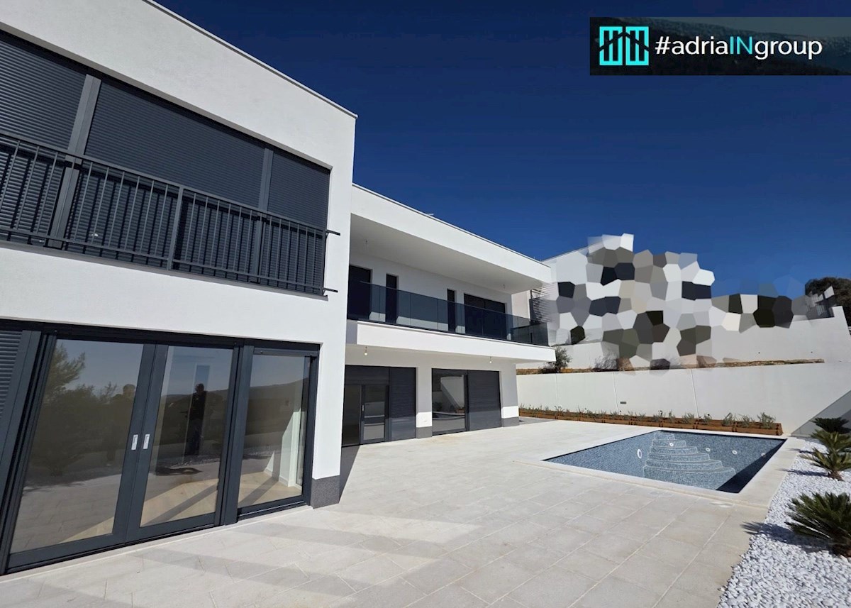 Moderna vila s panoramskim pogledom na morje - Vinišće // preberite opis