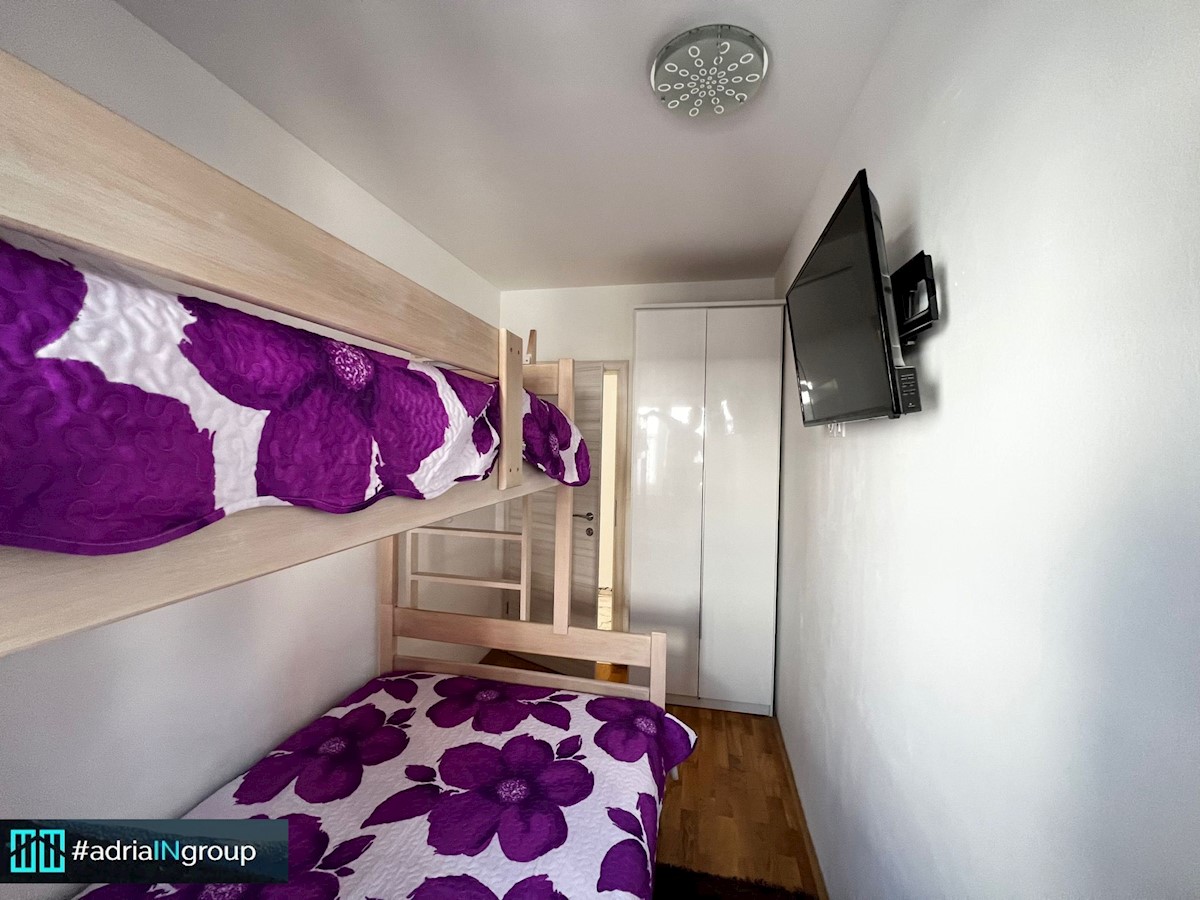 Čiovo / Okrug Gornji, MODERN APARTMA / POGLED NA MORJE / 60m od plaže / VIDEO - preberi opis