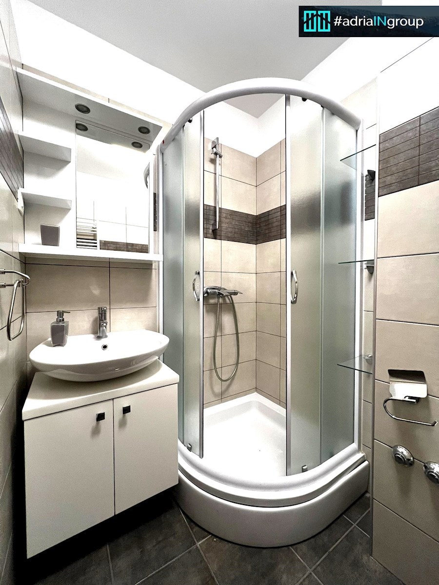 Dugopolje, 4 sobno PENTHOUSE 174m2 // preberi opis / PRILOŽEN VIDEO