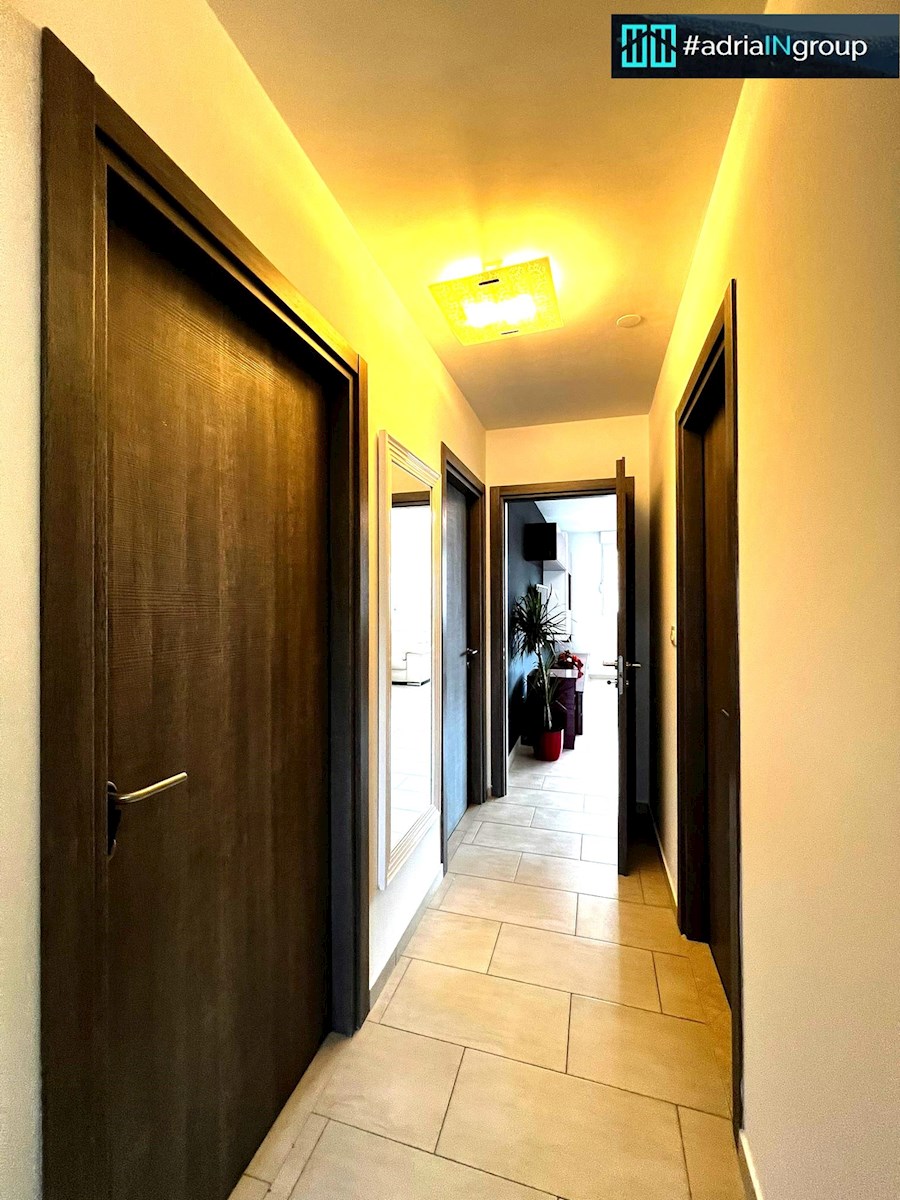 Dugopolje, 4 sobno PENTHOUSE 174m2 // preberi opis / PRILOŽEN VIDEO