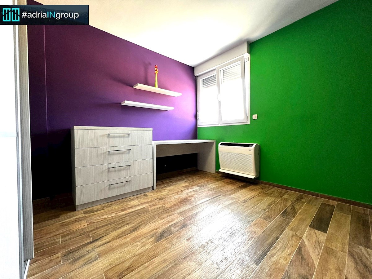 Dugopolje, 4 sobno PENTHOUSE 174m2 // preberi opis / PRILOŽEN VIDEO