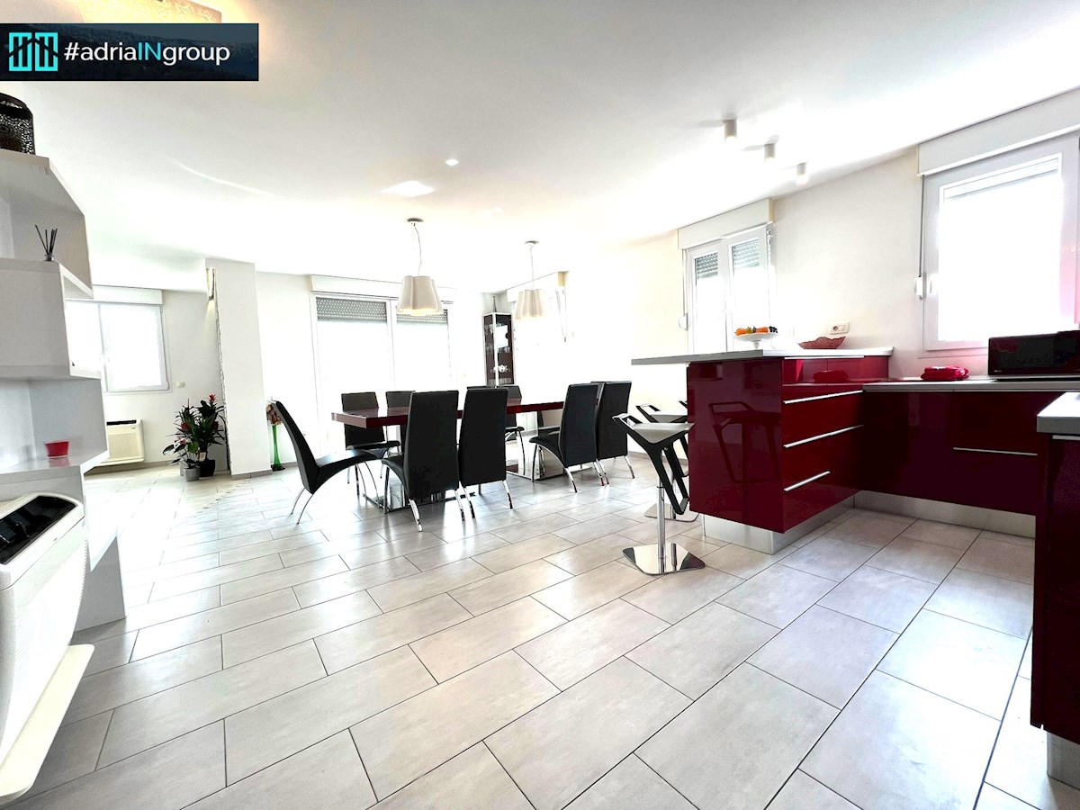 Dugopolje, 4 sobno PENTHOUSE 174m2 // preberi opis / PRILOŽEN VIDEO