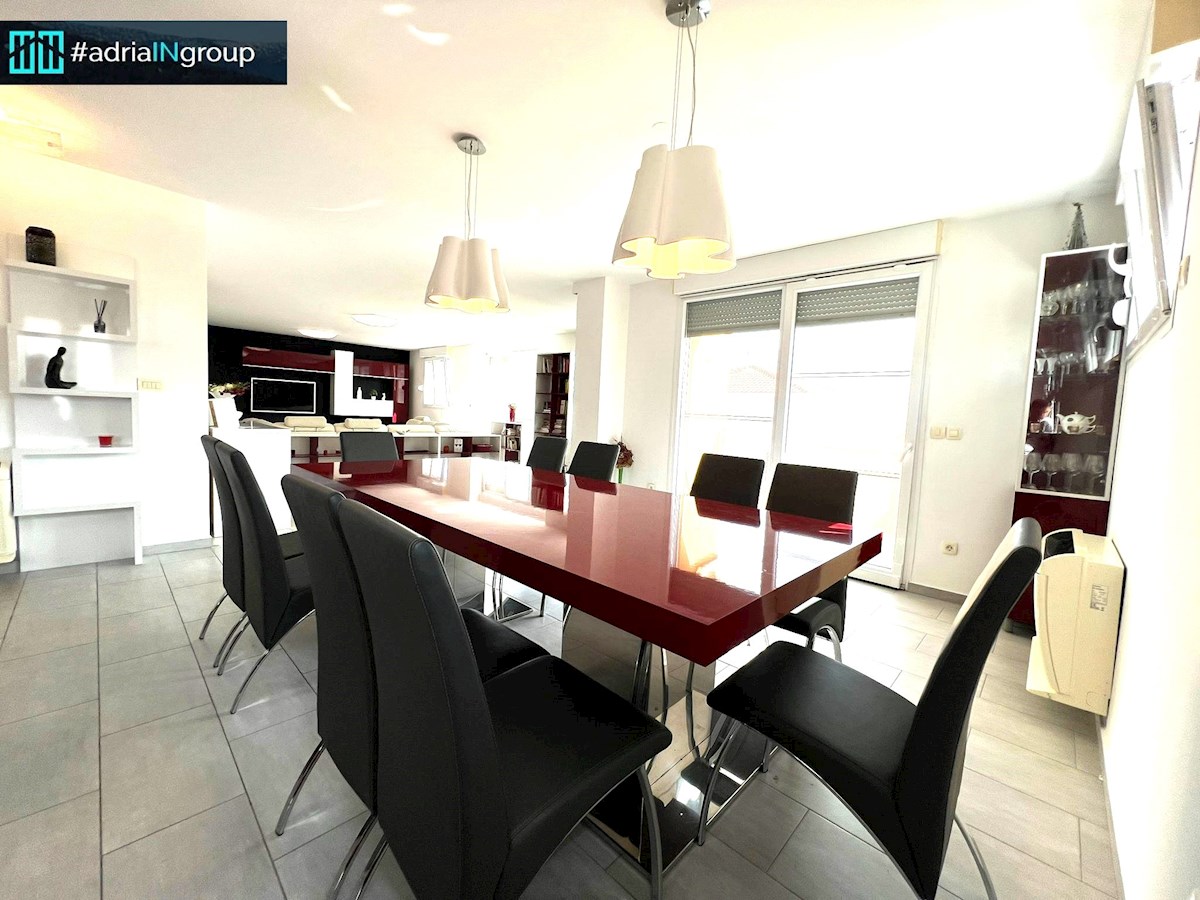 Dugopolje, 4 sobno PENTHOUSE 174m2 // preberi opis / PRILOŽEN VIDEO