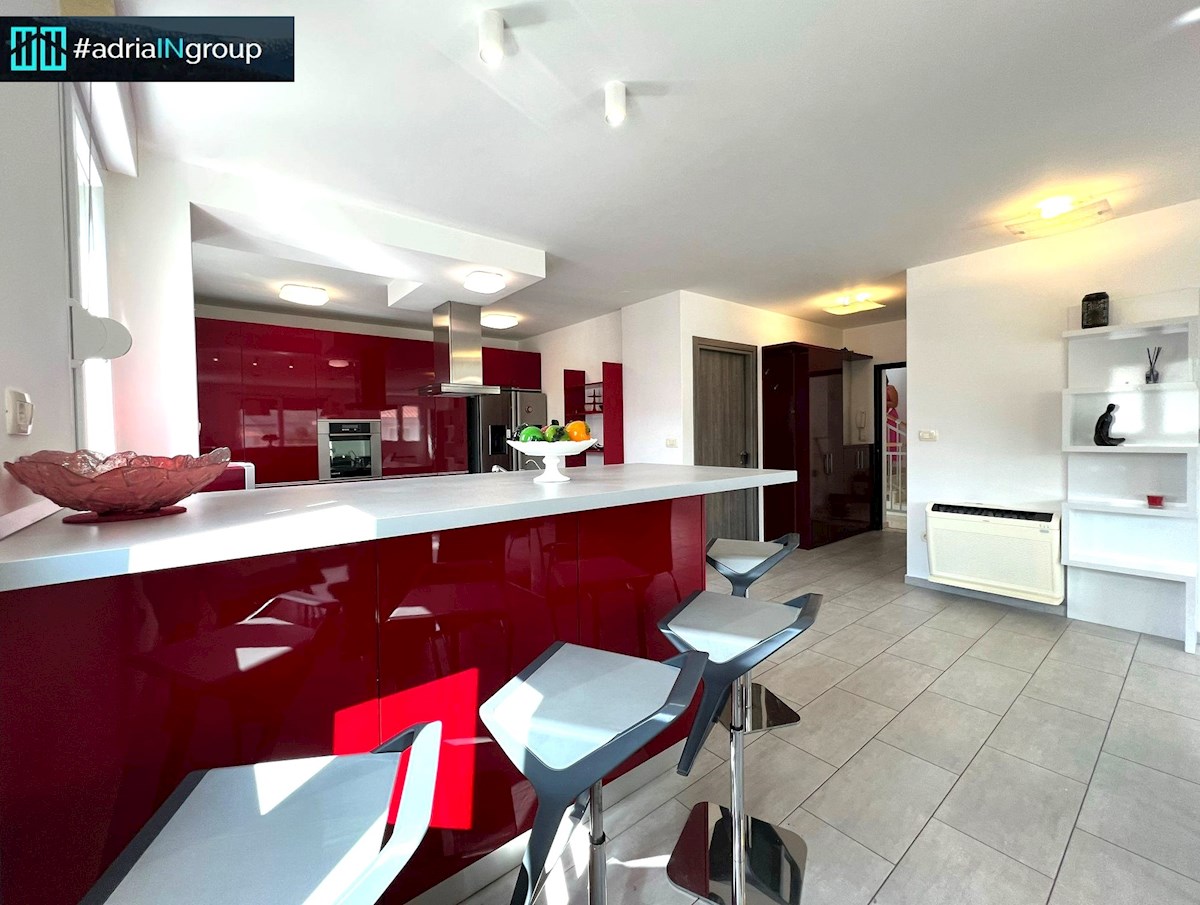 Dugopolje, 4 sobno PENTHOUSE 174m2 // preberi opis / PRILOŽEN VIDEO