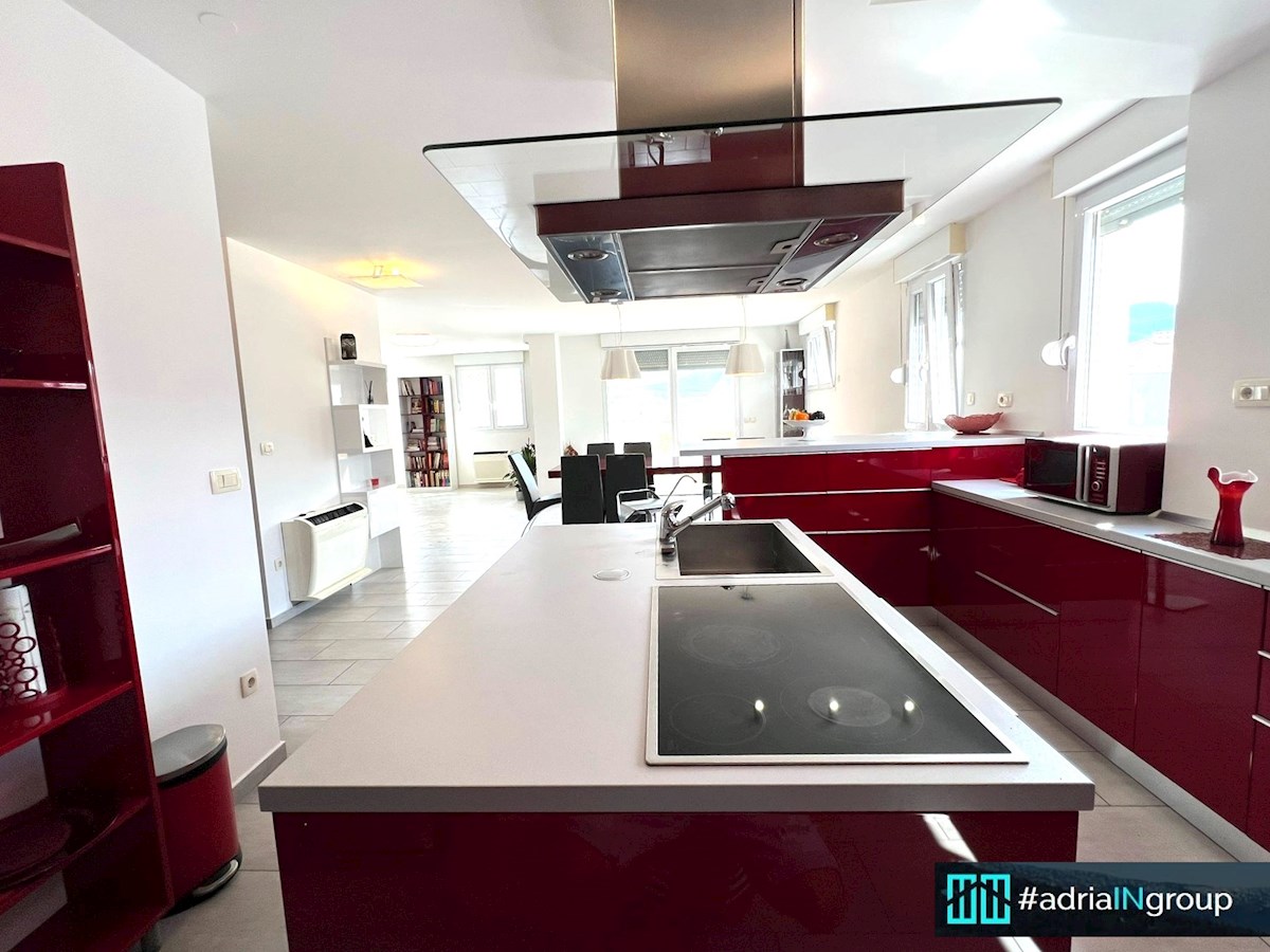 Dugopolje, 4 sobno PENTHOUSE 174m2 // preberi opis / PRILOŽEN VIDEO