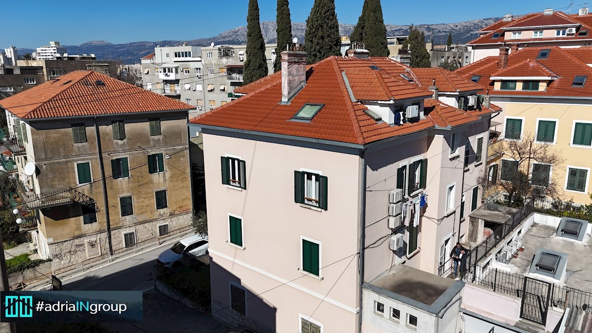 2-sobno stanovanje / Manuš (Center - TOP LOKACIJA) OBNOVLJENO / video - PREBERI OPIS