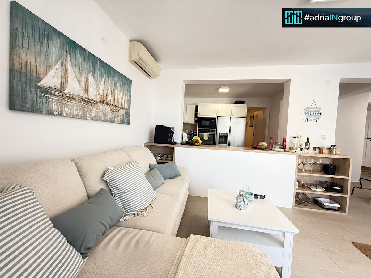 Hiša, PRVA VRSTA DO MORJA (3 apartmaji) – SEGET VRANJICA / video / preberi opis