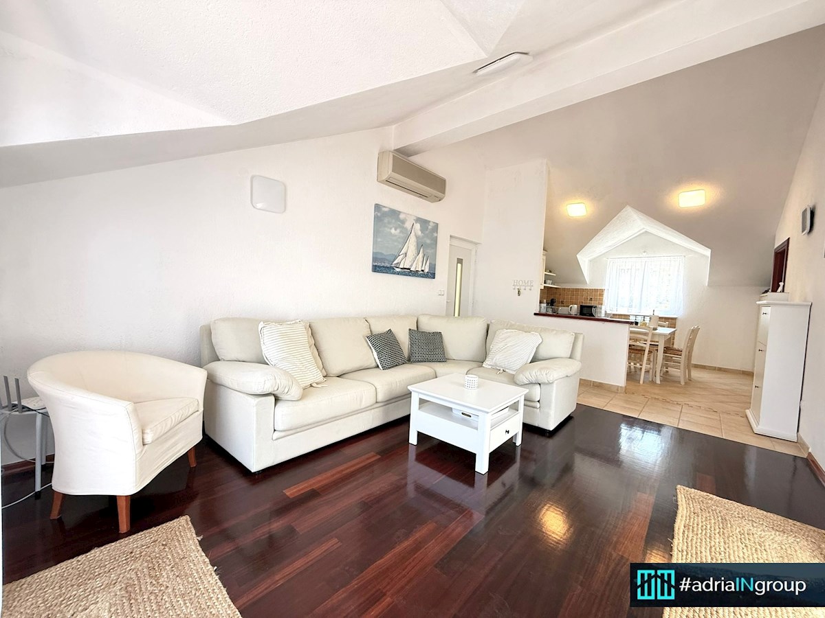 Hiša, PRVA VRSTA DO MORJA (3 apartmaji) – SEGET VRANJICA / video / preberi opis