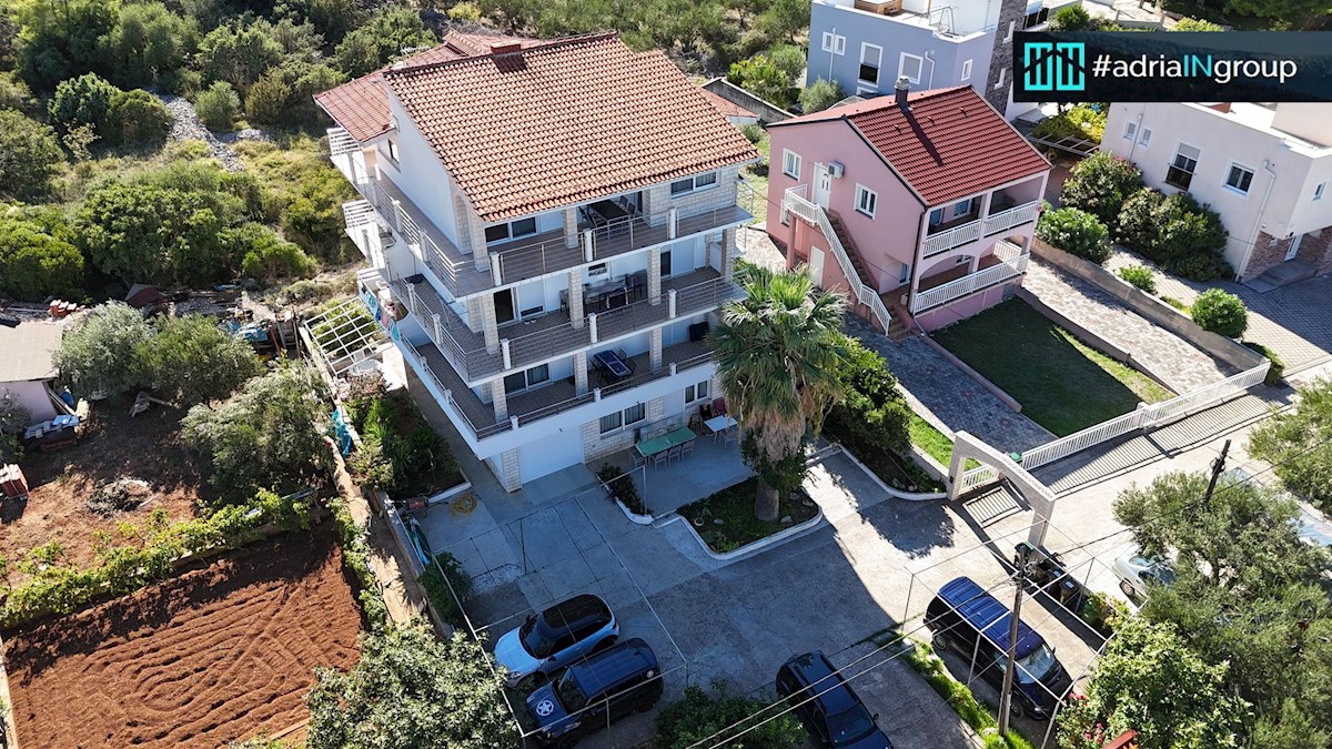 ČIOVO // Slatine, apartmajska hiša 50m od morja / pogled / preberi opis - video