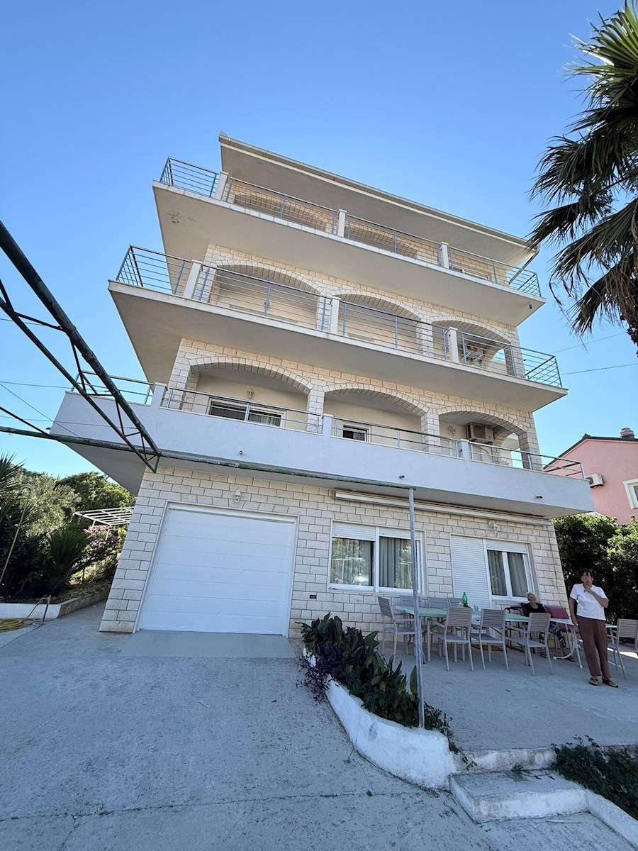 ČIOVO // Slatine, apartmajska hiša 50m od morja / pogled / preberi opis - video