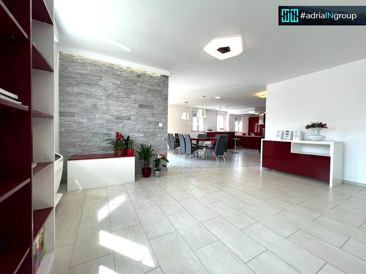 Dugopolje, 4 sobno PENTHOUSE 174m2 // preberi opis / PRILOŽEN VIDEO