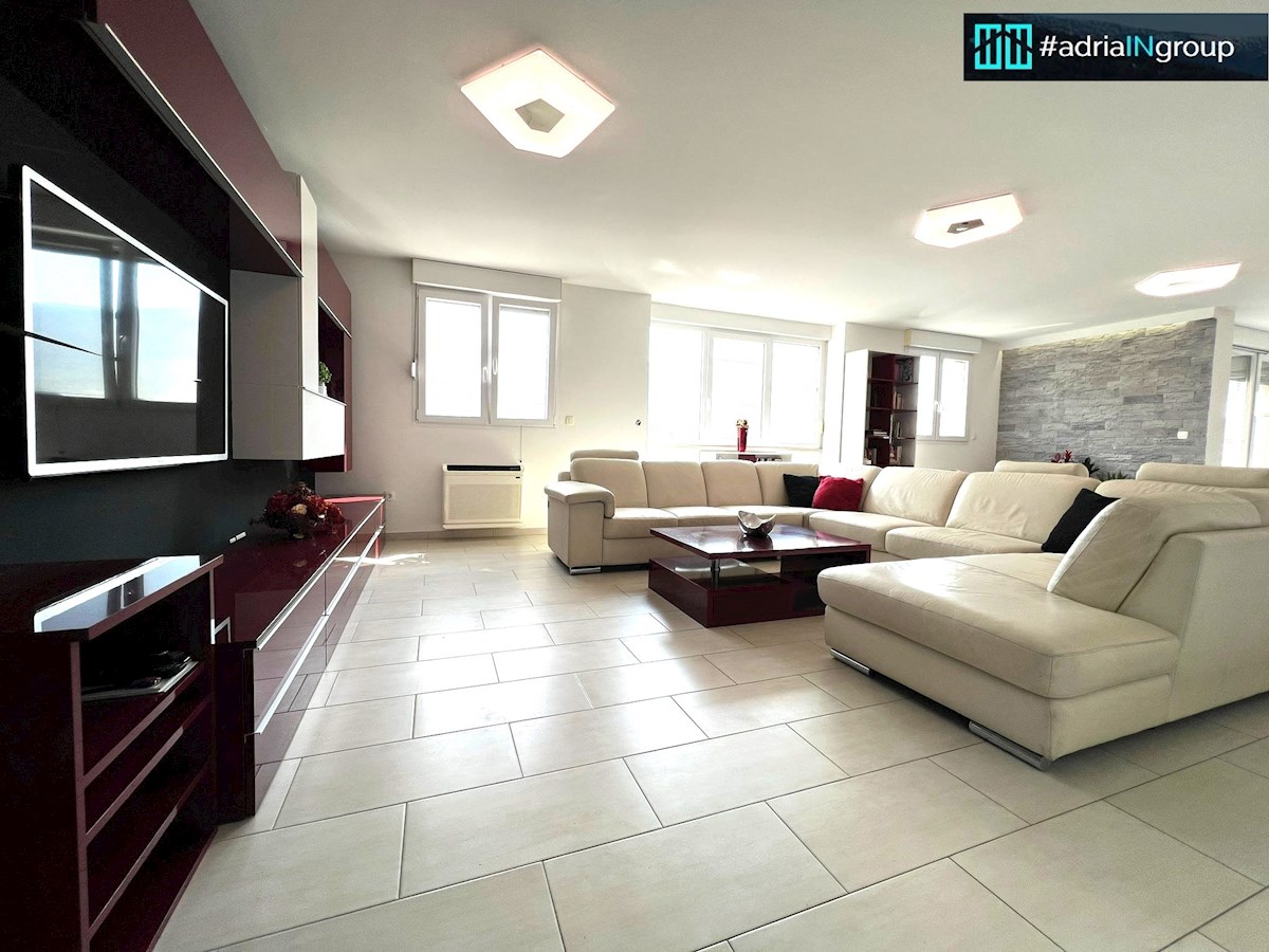 Dugopolje, 4 sobno PENTHOUSE 174m2 // preberi opis / PRILOŽEN VIDEO