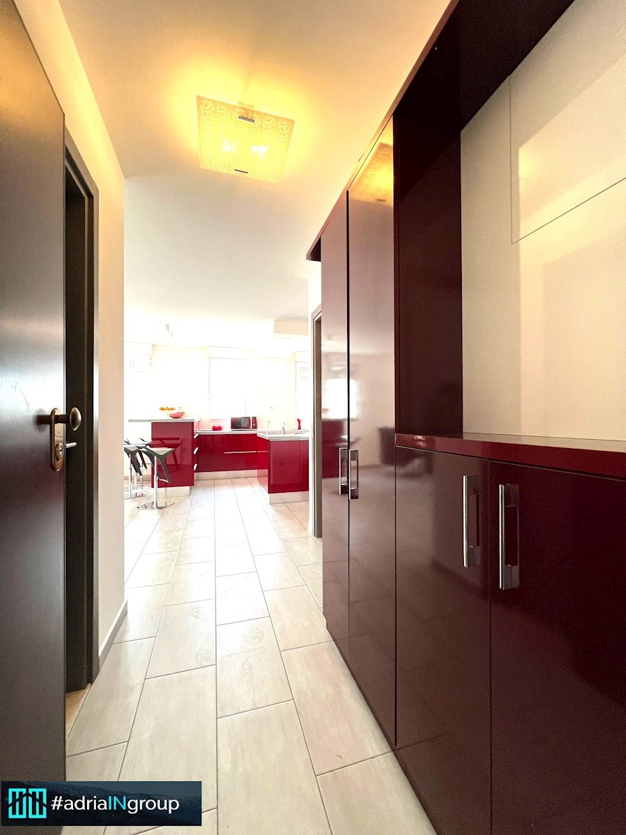 Dugopolje, 4 sobno PENTHOUSE 174m2 // preberi opis / PRILOŽEN VIDEO