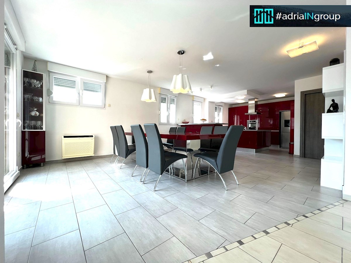 Dugopolje, 4 sobno PENTHOUSE 174m2 // preberi opis / PRILOŽEN VIDEO