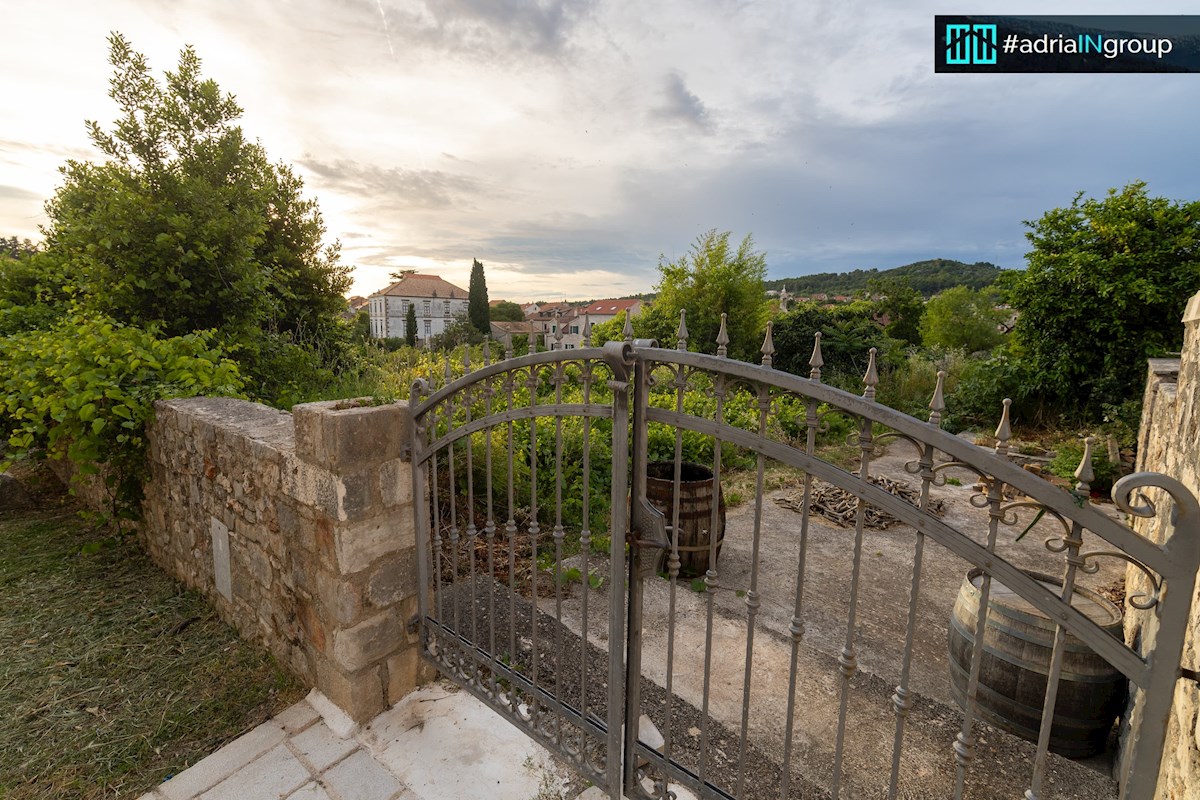 Stari Grad, PROJEKT Z DOVOLJENJI (zemljišče) cona A - PREBERITE OPIS - video