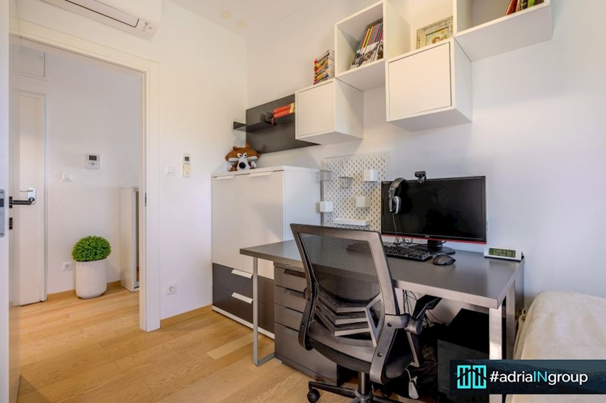 Split, Žnjan // MODERNO 3-sobno stanovanje (novo) - POGLED NA MORJE / preberite opis