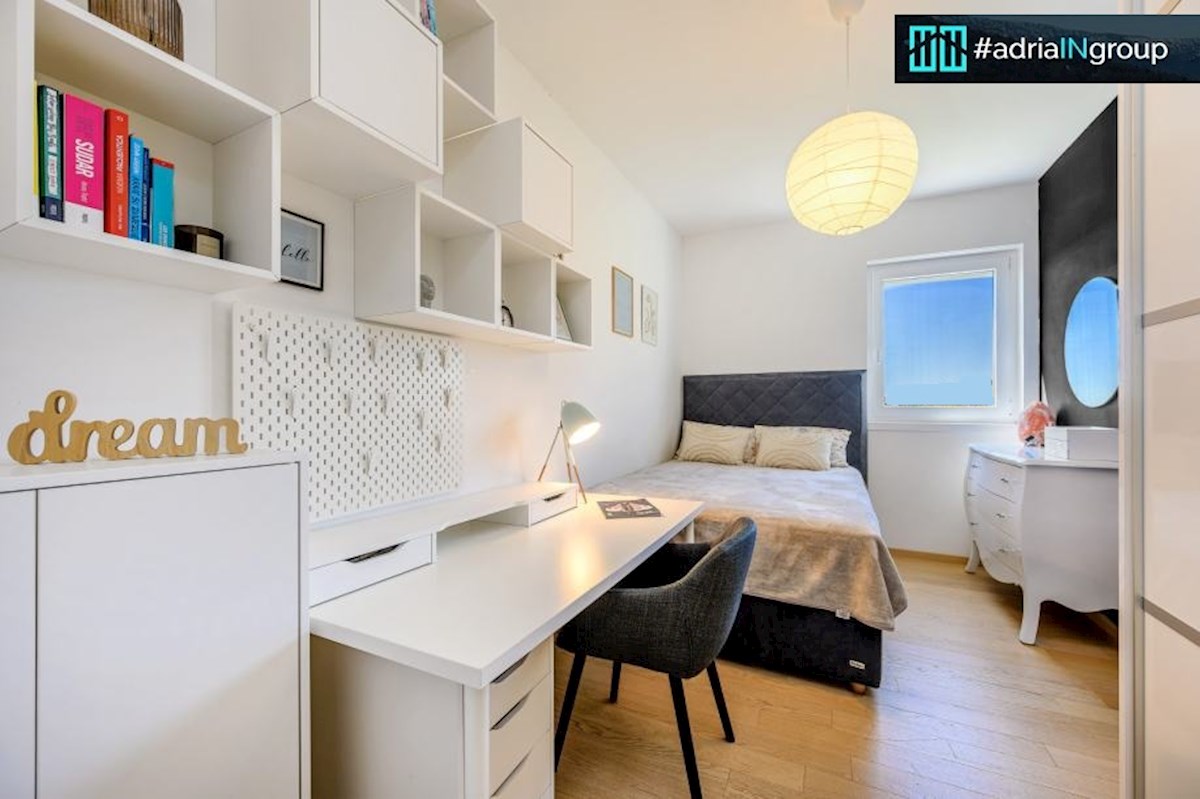 Split, Žnjan // MODERNO 3-sobno stanovanje (novo) - POGLED NA MORJE / preberite opis