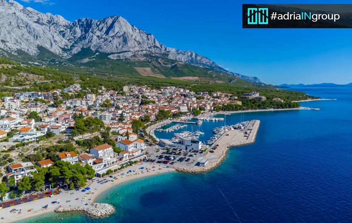 Baška Voda, LUKSUZNA VILA / PANORAMSKI POGLED NA MORJE / 140m od plaže - video / preberi opis