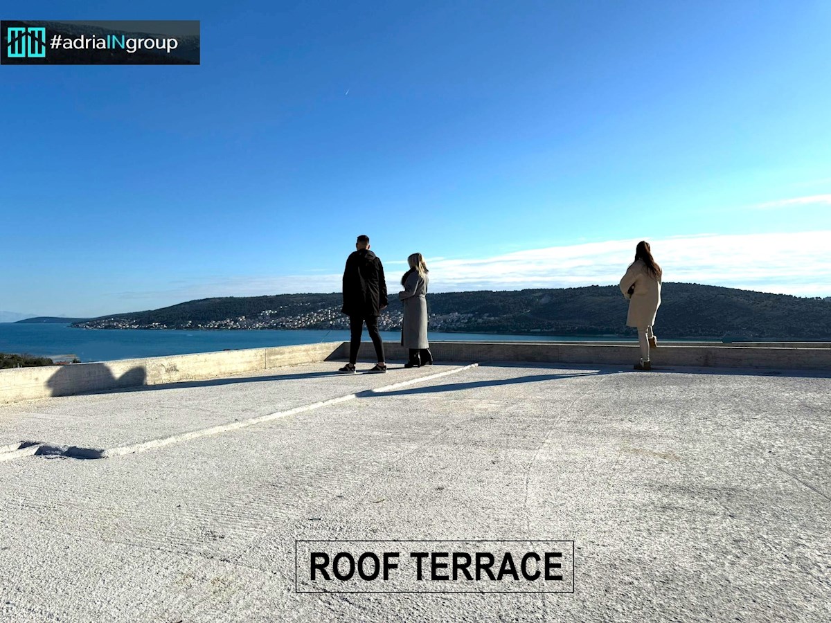 Trogir, LUKSUZNI PENTHOUSE (strešna terasa 120m2) POGLED // preberi opis