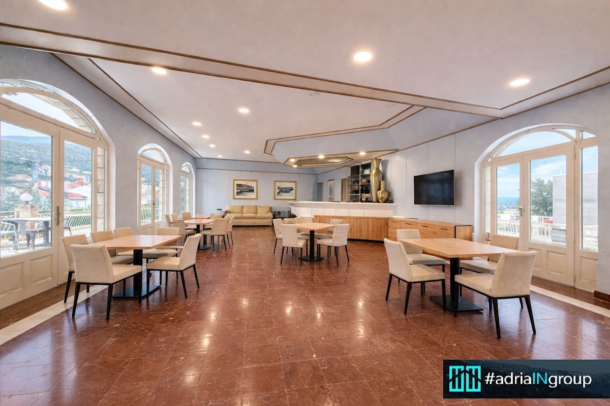 INVESTICIJSKA PRILOŽNOST – MINI HOTEL ALI APARTMAJI V DRUGI VRSTI OD MORJA