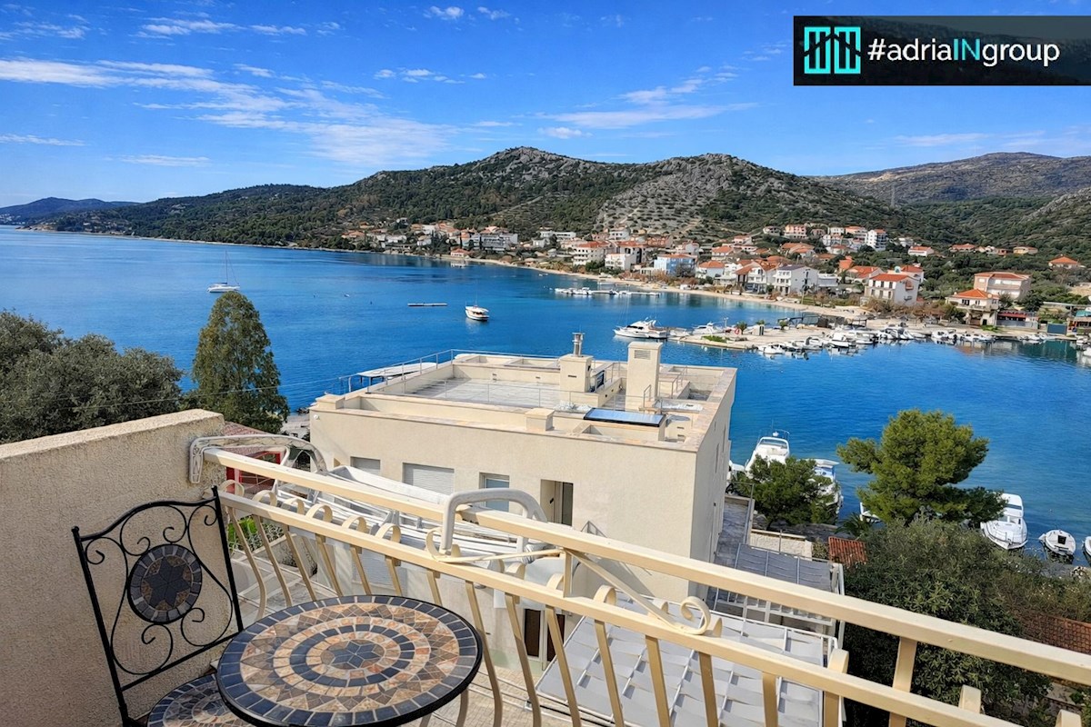 INVESTICIJSKA PRILOŽNOST – MINI HOTEL ALI APARTMAJI V DRUGI VRSTI OD MORJA