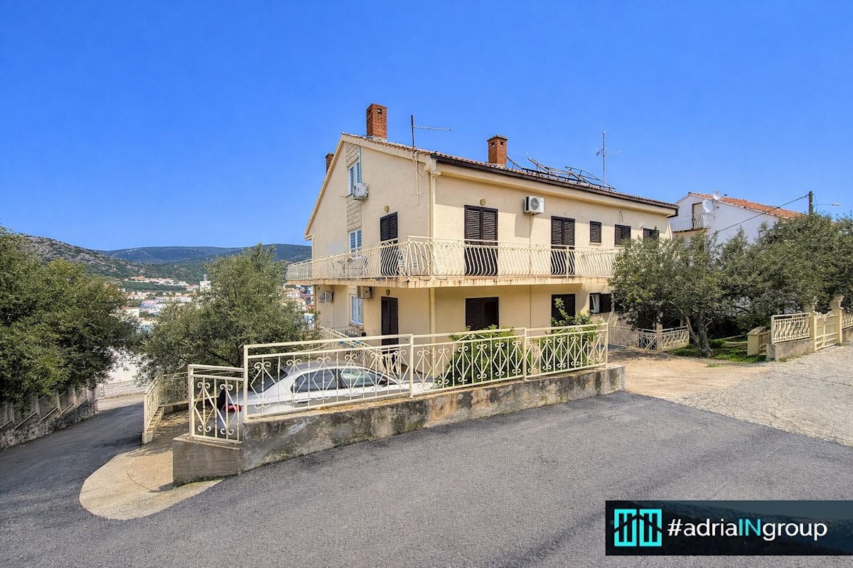 INVESTICIJSKA PRILOŽNOST – MINI HOTEL ALI APARTMAJI V DRUGI VRSTI OD MORJA