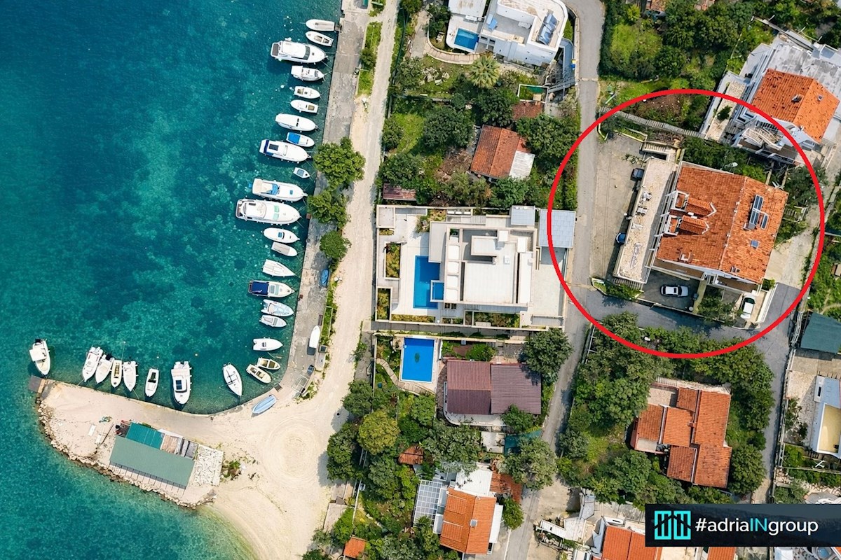 INVESTICIJSKA PRILOŽNOST – MINI HOTEL ALI APARTMAJI V DRUGI VRSTI OD MORJA