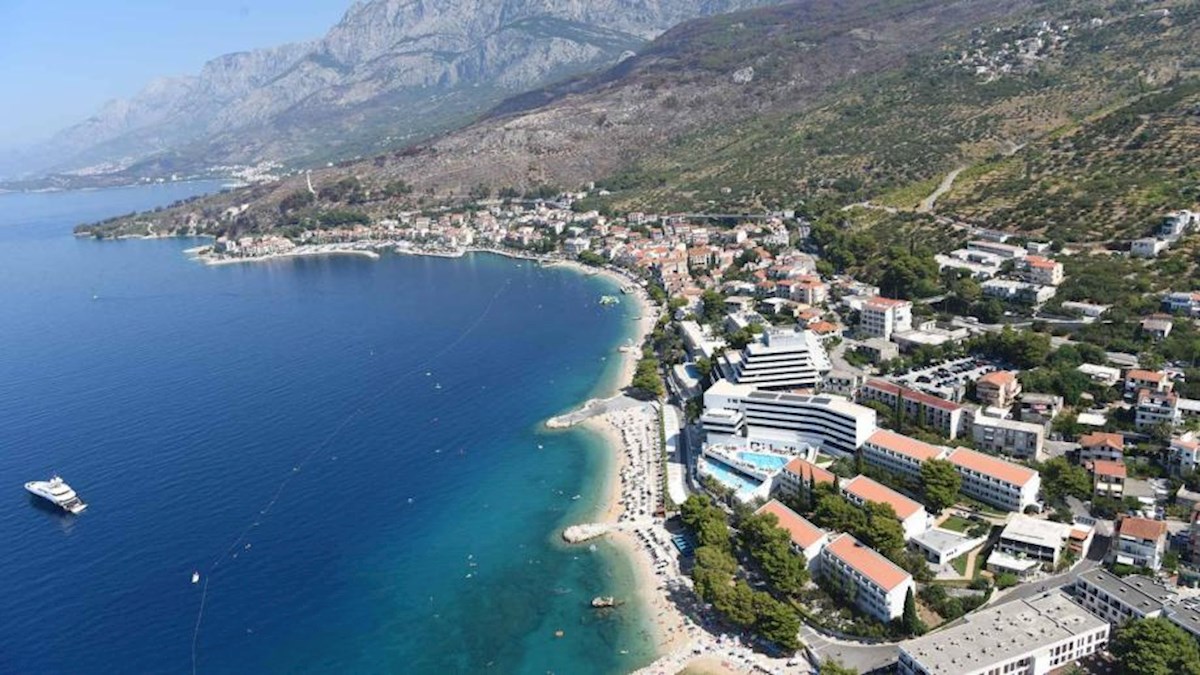 Makarska (Podgora) MODERNA VILA PRVA VRSTA DO MORJA // video / preberi opis